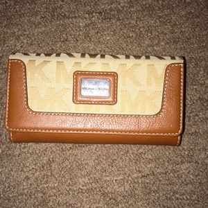 michael kors wallet